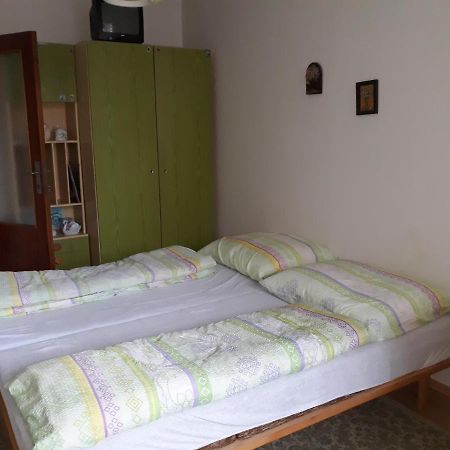 U Katky Bed and Breakfast Vrbov Buitenkant foto