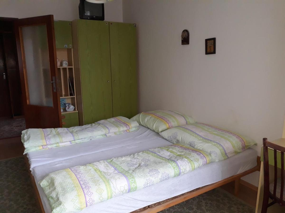 U Katky Bed and Breakfast Vrbov Buitenkant foto